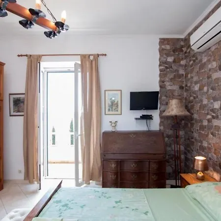 Apartment Fairytale - Four Bedroom With Swimming Pool And Sea View