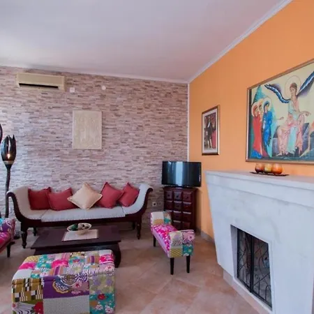 Fairytale - Four Bedroom With Swimming Pool And Sea View